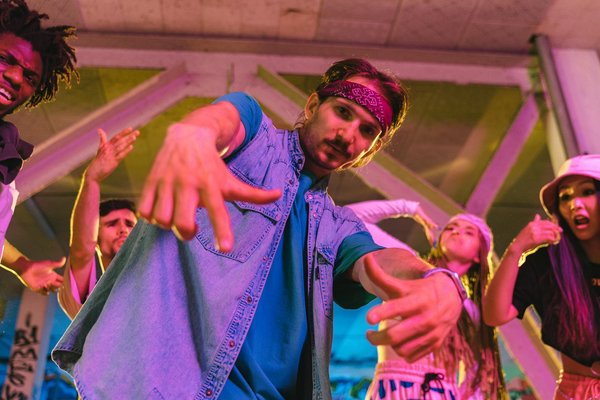 What Are the Emerging Trends in U.K. Women's Fashion?